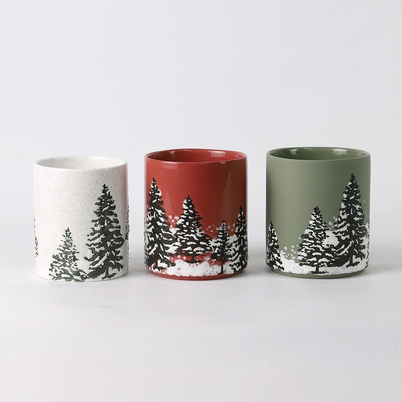 Porta Velas Pintadas à Mão Pinheiros de Natal – Quem resiste a essa surpresa que traz o romance de inverno para o seu pulso?