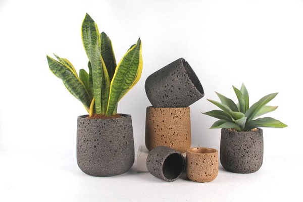 BYF Arts & Crafts Como combina o artesanato em argila com o design moderno para criar seus novos vasos clássicos de grés?