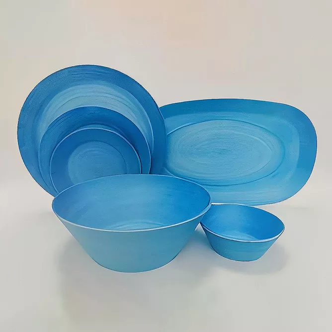 Conjunto de louça de cerâmica azul