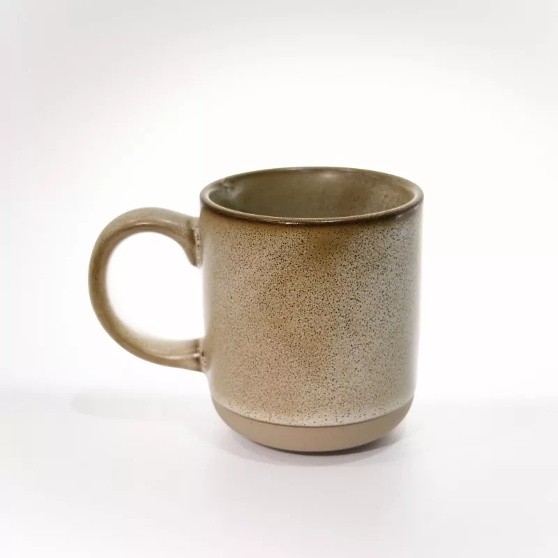 Caneca de viagem de cerâmica simples e moderna Caneca de viagem de cerâmica simples e moderna